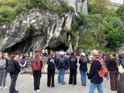 A la grotte des apparitions